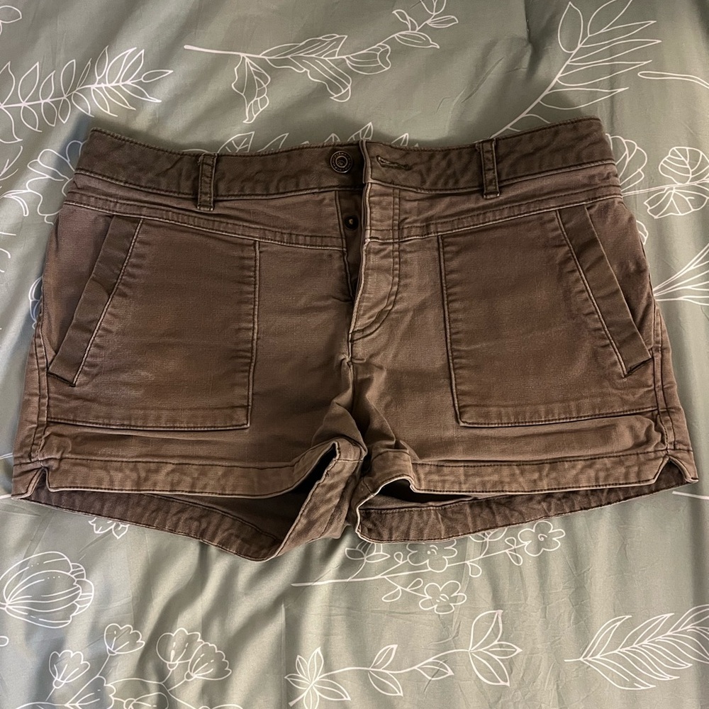 Prana Cargo Shorts in Olive